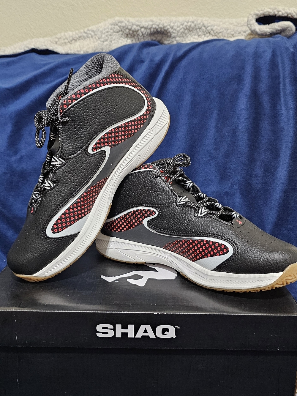 SHAQ Kids' Black and Red Basketball Sneakers - Cushioned Lace-Up Trainers